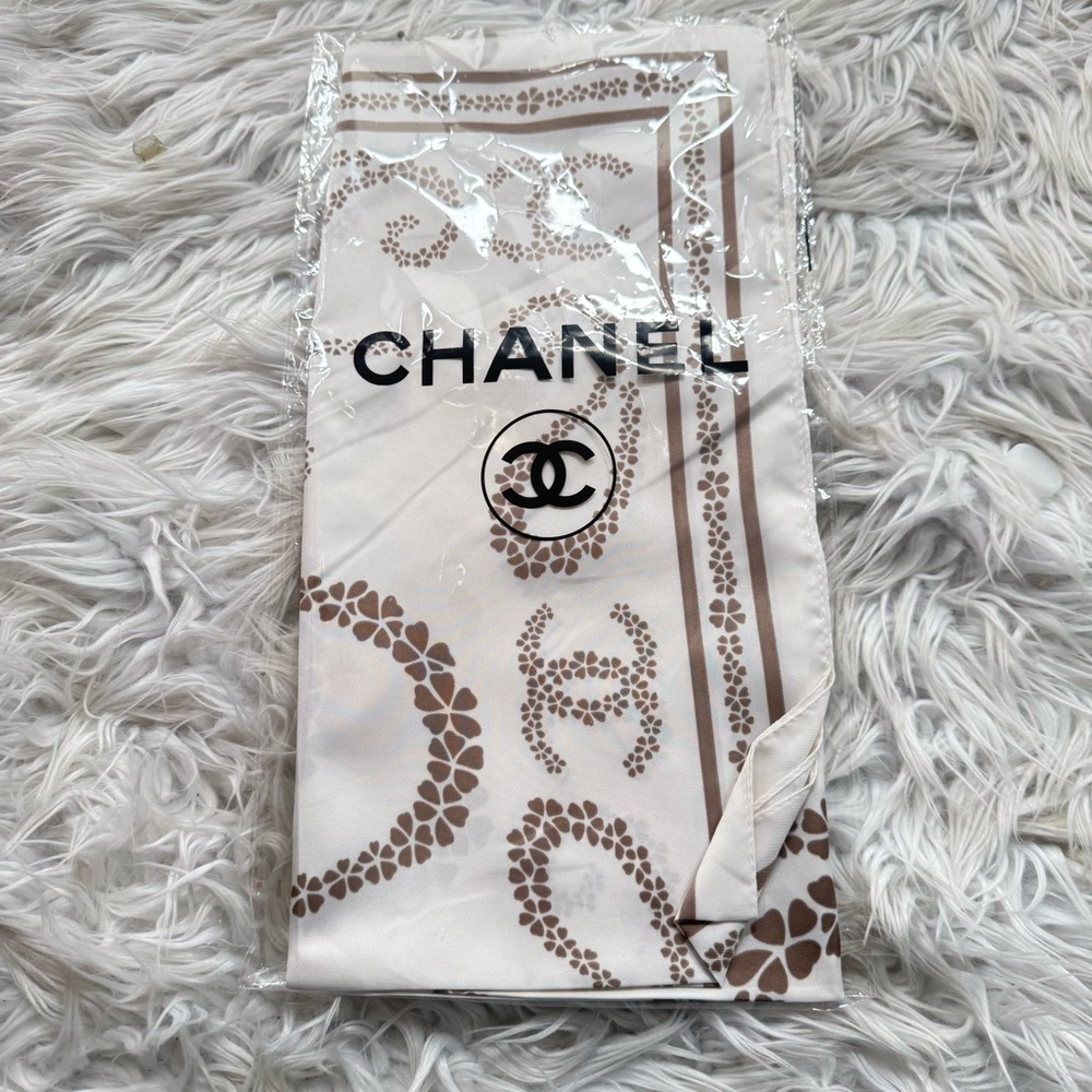 Chanel luxury vibes silky scarf 35x35‼️LAST ONE LEFT